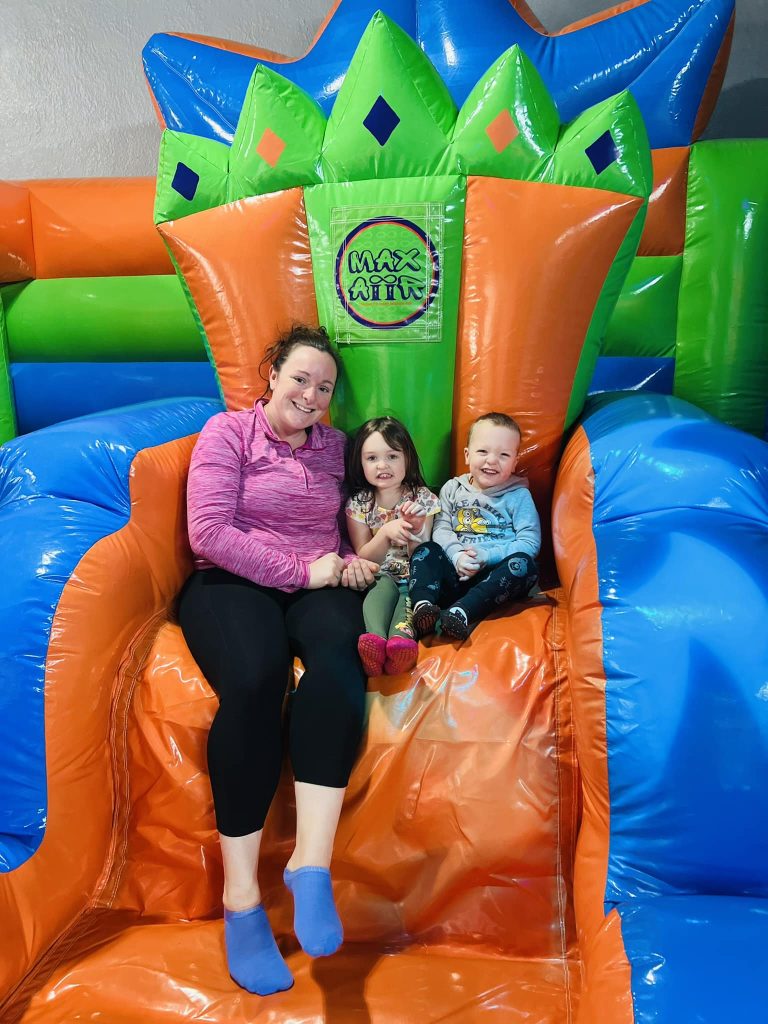 MAxAiir Indoor Inflatable Jump Park Throne Home